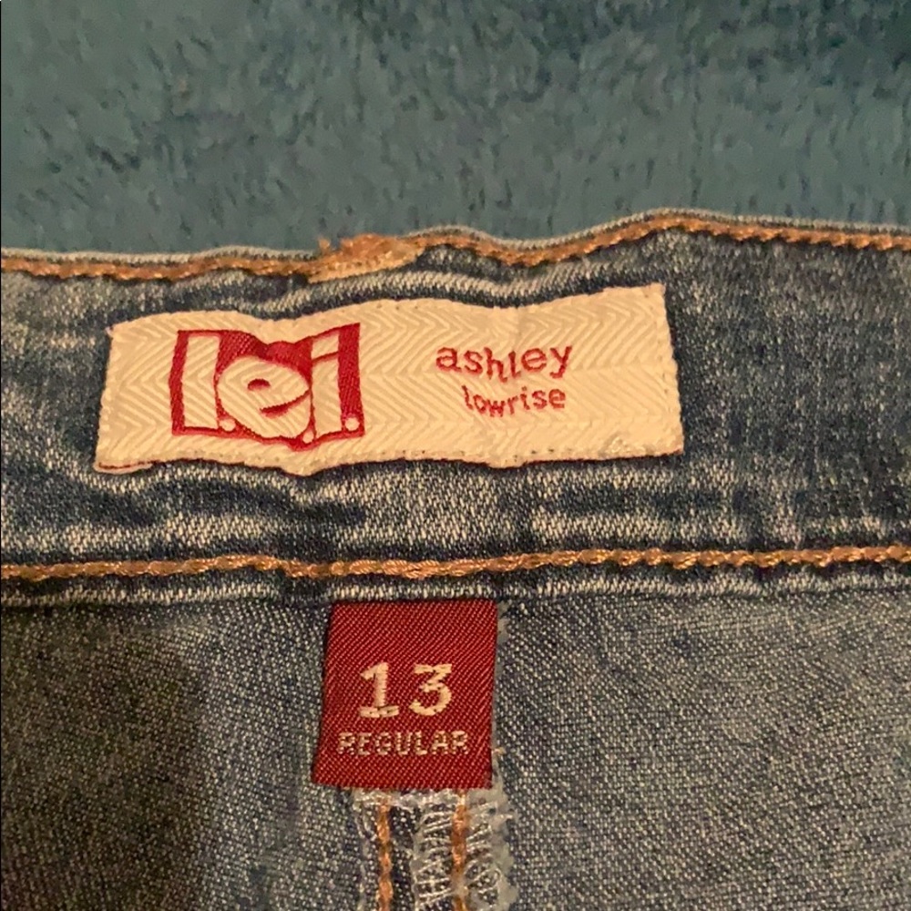 L.E.I SHORTS - Picture 2 of 4